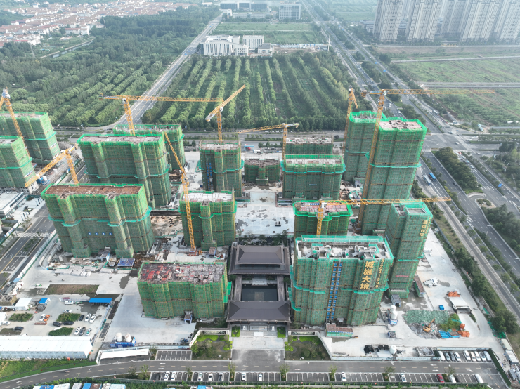 static/picture/1城樾大境项目多栋楼主体封顶2.jpg