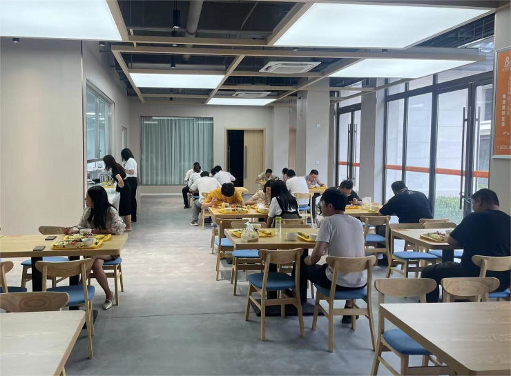 static/picture/1桃李春风山南食堂开始营业1.jpg