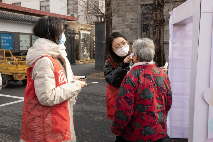 static/picture/1润科集团党支部：与花果山街道开展践行雷锋精神争做文明先锋共建志愿服务活动2.jpg