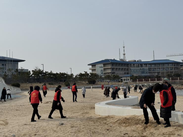 static/picture/1西游文旅江苏海州湾会议中心党支部：一起趣海边，清洁海岸线2.jpg